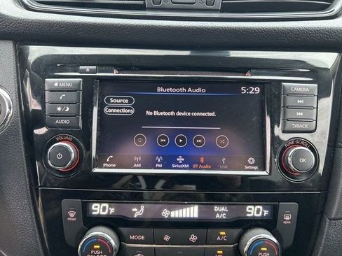 Used 2019 Nissan Rogue SV image 24