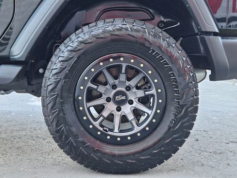 Used 2025 Jeep Wrangler Sport image 26