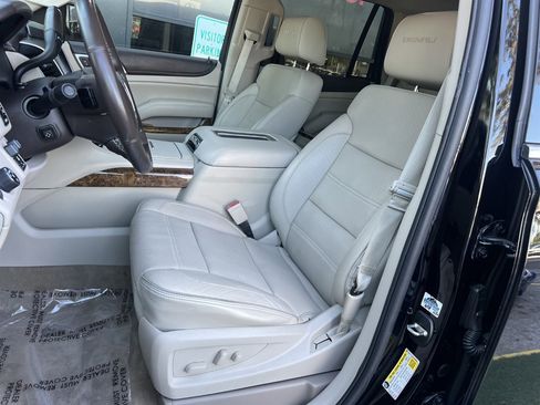 Used 2015 GMC Yukon Denali w/ Touring Package RWD image 10