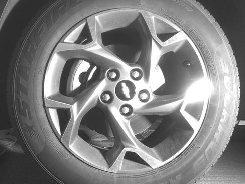 Used 2025 Chevrolet Trax LT FWD image 12