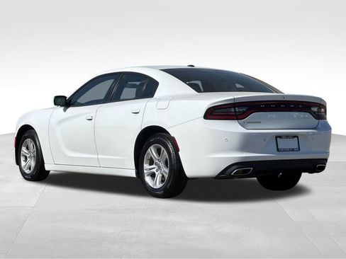 Used 2022 Dodge Charger SXT RWD image 3