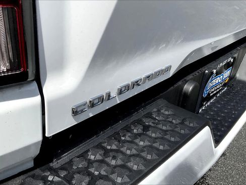 Certified 2024 Chevrolet Colorado LT w/ LT Convenience Package RWD image 9