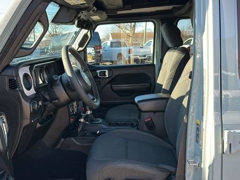 Used 2024 Jeep Wrangler Unlimited AWD/4WD image 12
