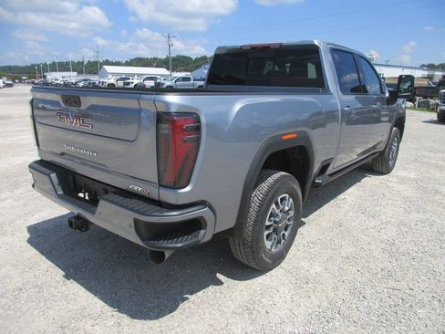 New 2026 GMC Sierra 2500 AT4 w/ AT4 Premium Plus Package AWD/4WD image 5