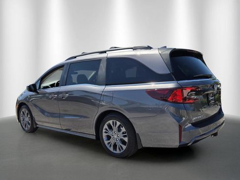 Used 2026 Honda Odyssey Touring image 5