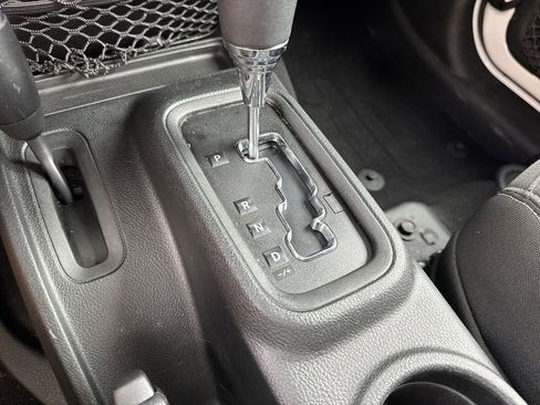 Used 2017 Jeep Wrangler Unlimited Sahara w/ Connectivity Group image 52