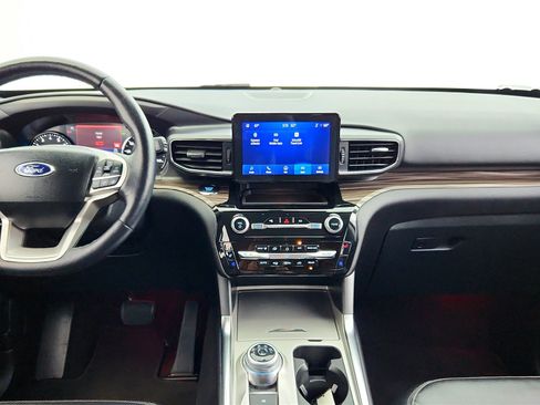 Used 2023 Ford Explorer Limited w/ Equipment Group 301A image 11