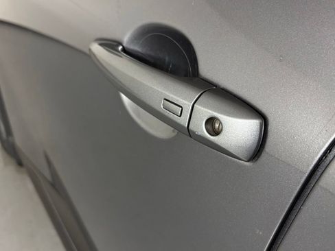 Used 2023 Nissan Rogue SV FWD image 11
