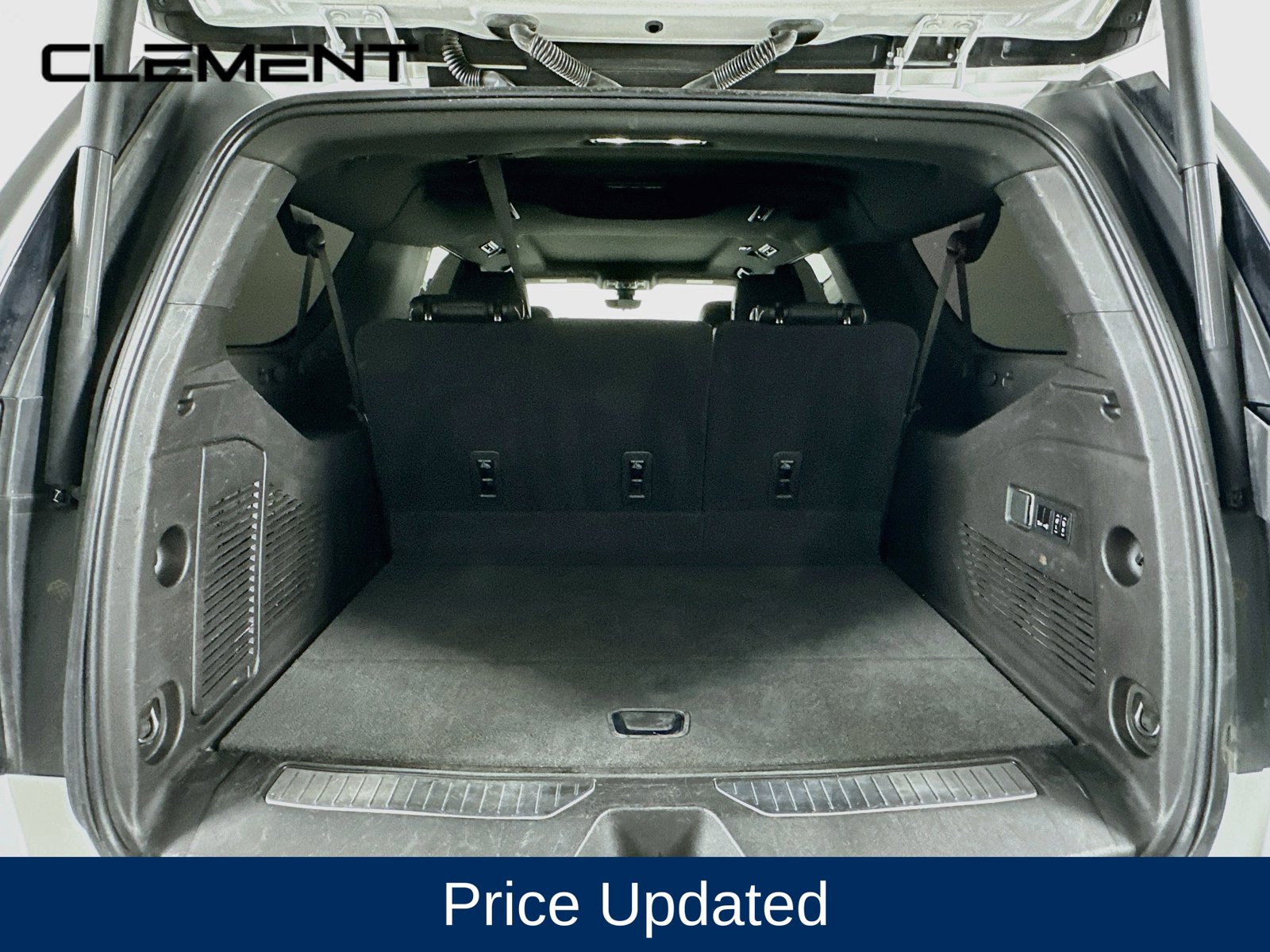 Used 2021 Chevrolet Suburban Premier w/ Premium Package AWD/4WD image 10
