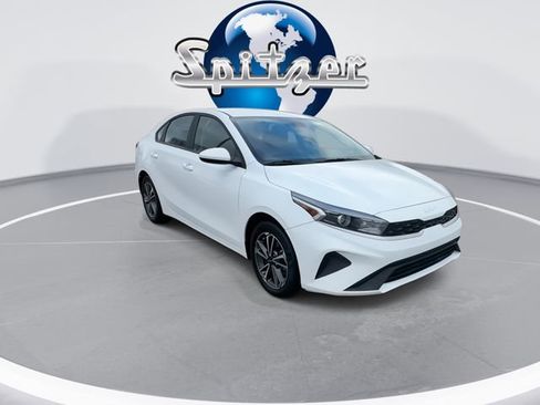 Used 2023 Kia Forte LXS image 2