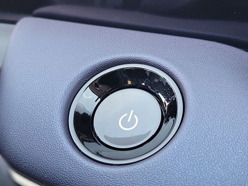 New 2026 Nissan Leaf Platinum+ w/ Cargo Package (Platinum+) image 9