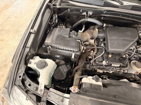 Used 2021 Toyota Tacoma SR5 w/ SR5 Appearance Package (SM) image 39