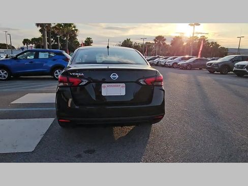 Used 2020 Nissan Versa S image 32