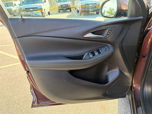 Used 2023 Buick Encore GX Preferred w/ Cold Weather Comfort Package image 10