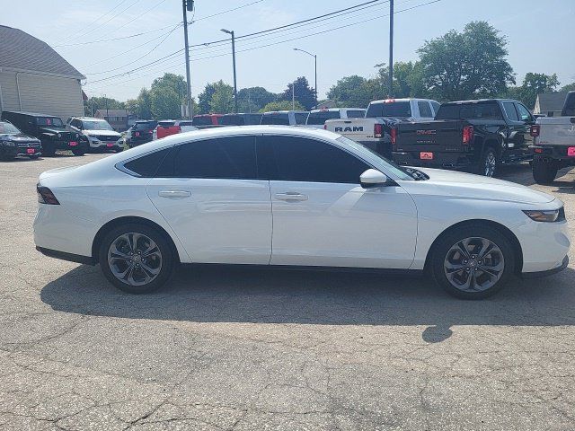 Used 2023 Honda Accord EX image 3