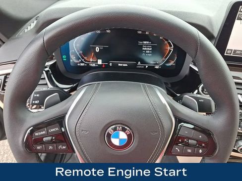 Used 2023 BMW 540i xDrive w/ Premium Package AWD/4WD image 4