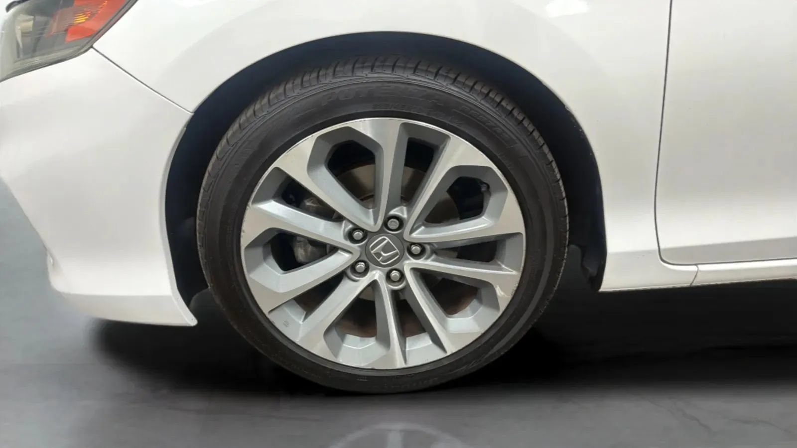 Used 2015 Honda Accord EX-L image 29
