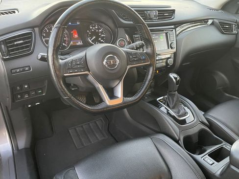 Used 2022 Nissan Rogue Sport SL w/ Premium Package image 18