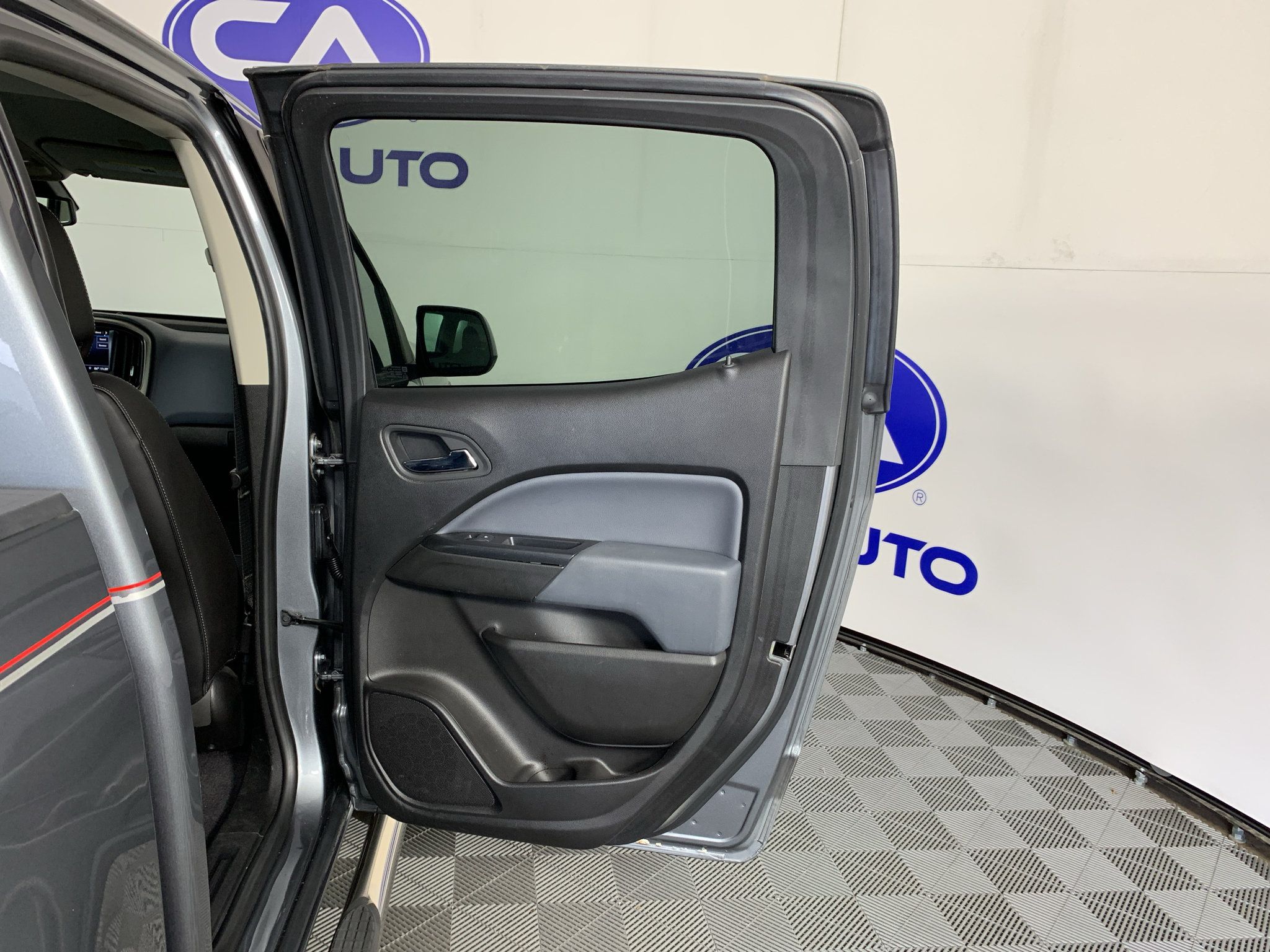 Used 2019 Chevrolet Colorado Z71 RWD image 32