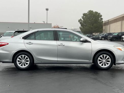 Used 2016 Toyota Camry LE image 6