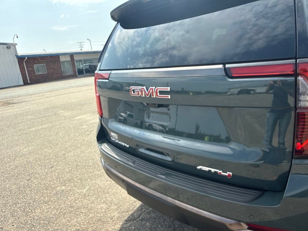 Used 2025 GMC Yukon XL AT4 Ultimate AWD/4WD image 39