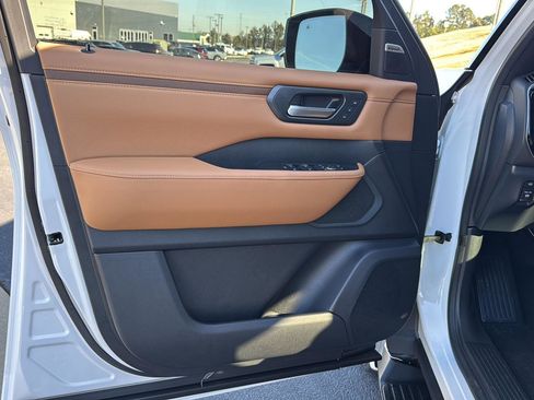 New 2026 Nissan Armada SL w/ Captain's Chari Seat Package image 14