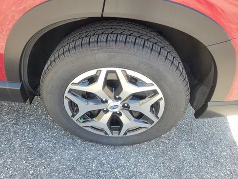 Used 2019 Subaru Forester Premium AWD/4WD image 8
