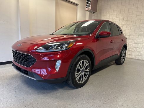 Certified 2022 Ford Escape SEL image 33