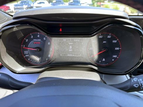 Used 2024 Chevrolet Trax RS w/ Sunroof Package FWD image 16