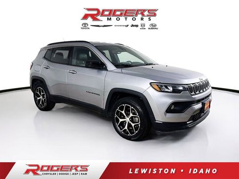 Certified 2024 Jeep Compass Latitude image 1