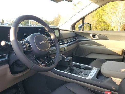 New 2026 Kia Carnival LXS image 12