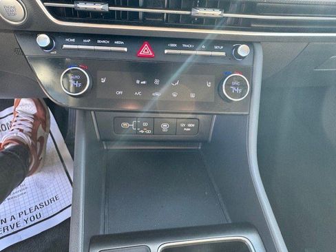 Used 2025 Hyundai Sonata SEL FWD image 20