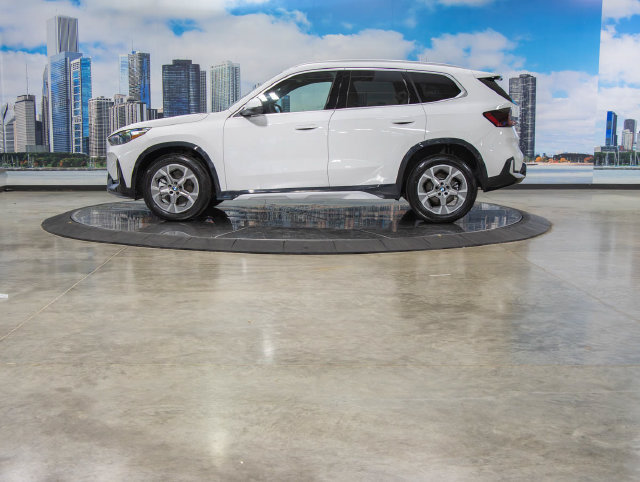 Used 2027 BMW X1 xDrive28i AWD/4WD image 6