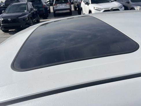 Used 2021 Toyota Avalon Limited w/ Advanced Safety Package image 5