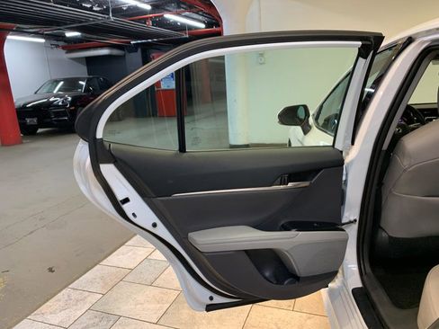 Used 2020 Toyota Camry XSE image 36