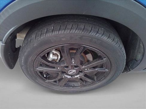 Used 2023 Nissan Kicks SR w/ SR Premium Package FWD image 11