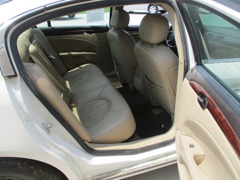 Used 2007 Buick Lucerne CXS w/ Driver Confidence Package FWD image 23
