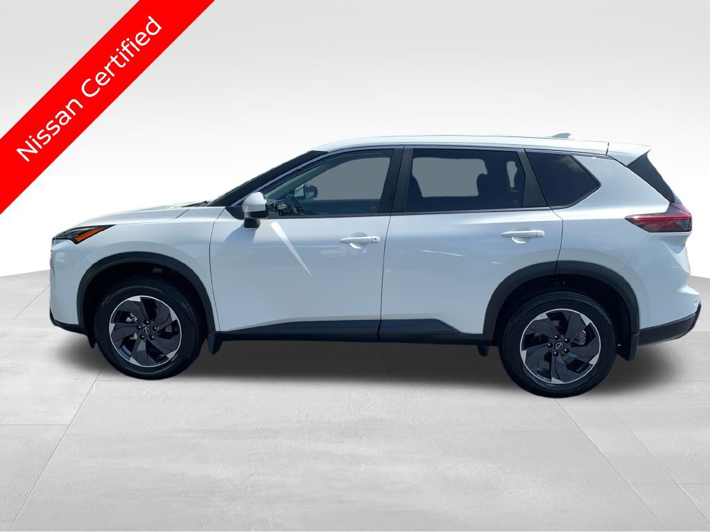 Certified 2025 Nissan Rogue SV FWD image 2