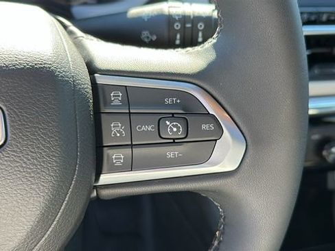 Used 2024 Jeep Compass Limited w/ Sun and Sound Group AWD/4WD image 13