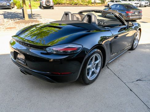 Used 2017 Porsche 718 Boxster RWD image 47