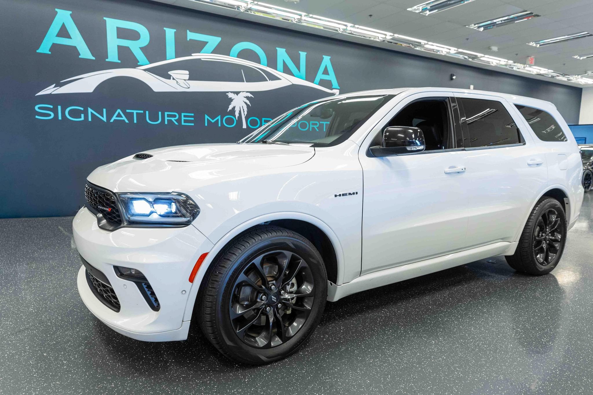Used 2021 Dodge Durango R/T w/ Blacktop Package AWD/4WD image 1