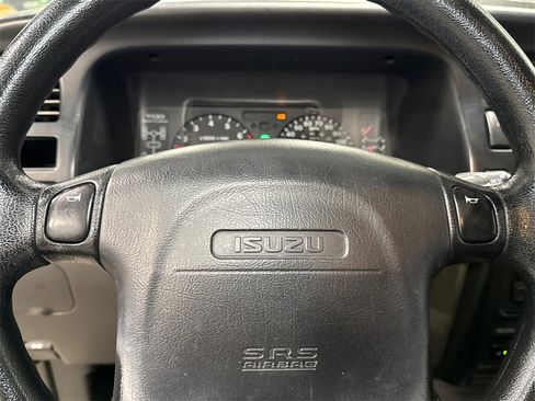 Used 2000 Isuzu Trooper S image 20