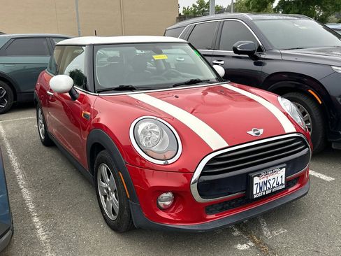 Used 2017 MINI Cooper 2-Door Hardtop FWD image 2