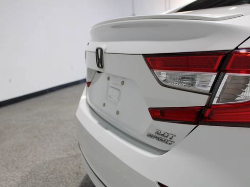 Used 2018 Honda Accord Sport image 7