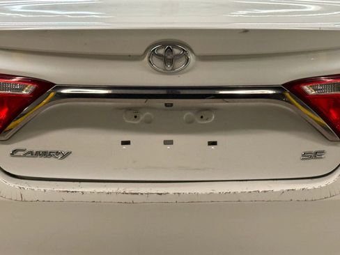 Used 2017 Toyota Camry SE FWD image 11