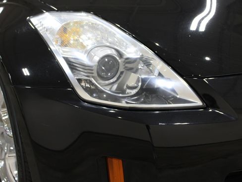Used 2007 Nissan 350Z Touring w/ Cargo Convenience Pkg RWD image 39