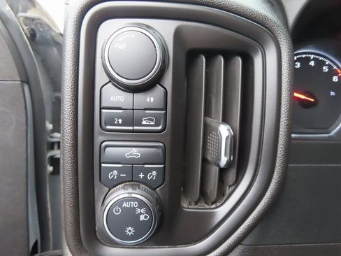 Certified 2024 Chevrolet Silverado 1500 Custom image 28