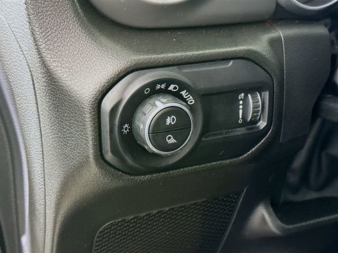 Used 2023 Jeep Gladiator Willys image 20