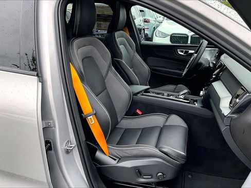 Used 2024 Volvo XC60 T8 Polestar AWD/4WD image 9