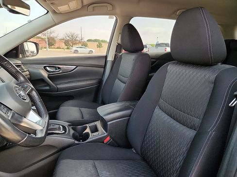 Used 2020 Nissan Rogue SV w/ Premium Package FWD image 7